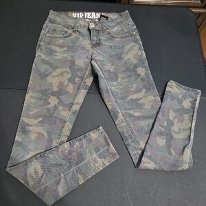 VIP Jeans Faded Camouflage Skinny Jeans Juniors Size 3-4